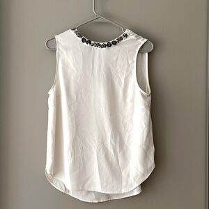 White sleeveless top US 8